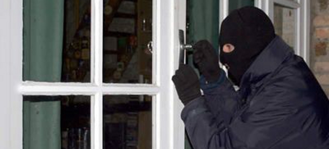 Οι ληστές είχαν πιστόλι και τσεκούρι