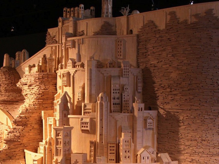 ΦΩΤΟ-Η Minas Tirith με 420.000 σπίρτα