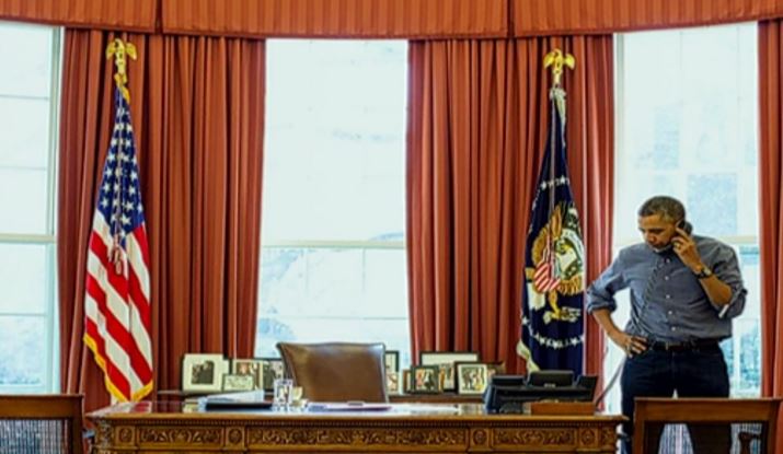 ΦΩΤΟ-Ο Ομπάμα οργισμένος συνομιλεί με τον Πούτιν