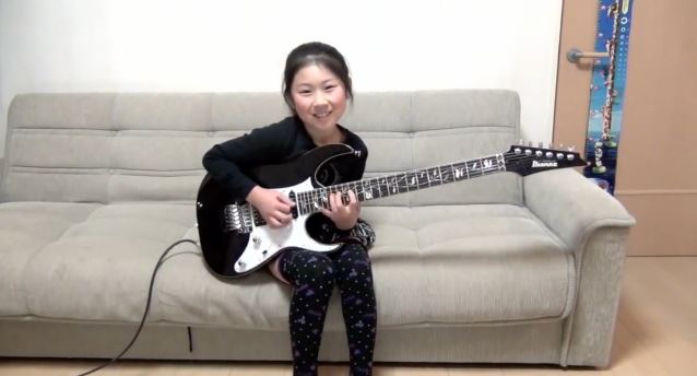 ΒΙΝΤΕΟ-Η 8χρονη θεά της κιθάρας