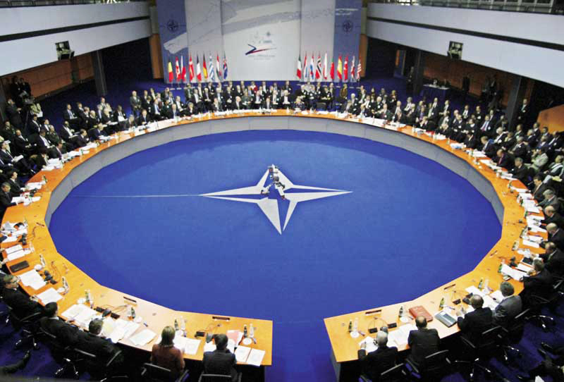 Κατεπείγουσες διαβουλεύσεις του ΝΑΤΟ