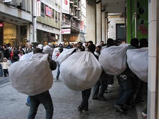 Προσοχή στα γυαλιά ηλίου “μαϊμού”…
