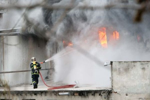 Πυρκαγιά σε εργοστάσιο της Λαμίας