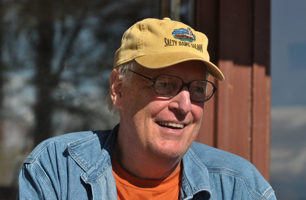 Πέθανε o συγγραφέας Τζο ΜακΓκίνις