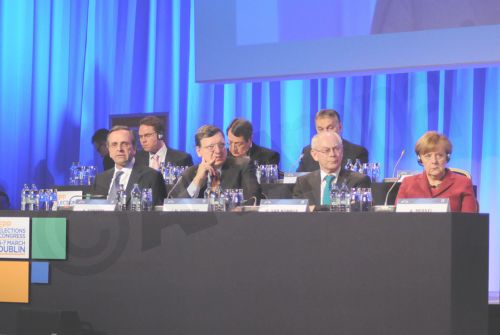 Μπαρόζο: Η Ελλάδα βγαίνει από την κρίση