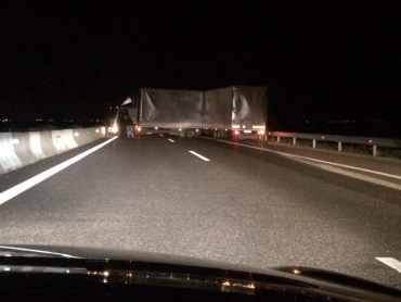 ΦΩΤΟ-Δίπλωσε νταλίκα στην Εγνατία