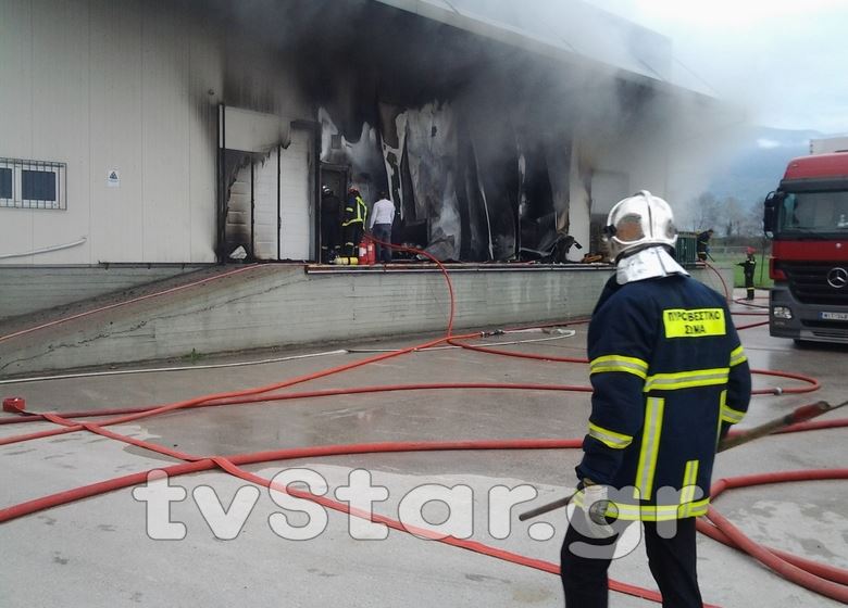 Πυρκαγιά σε αποθήκη εργοστασίου