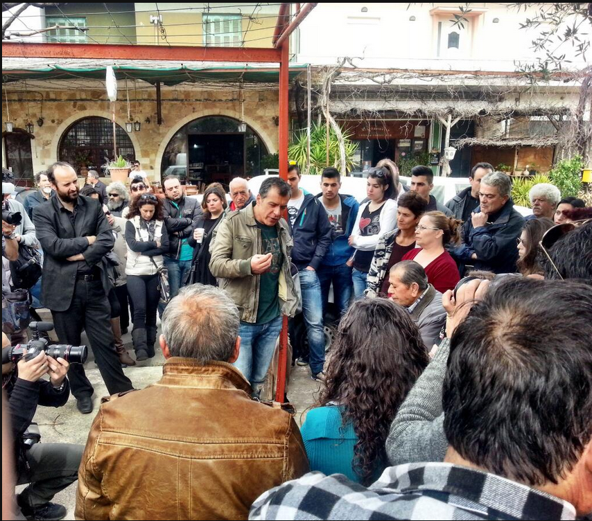 ΦΩΤΟ-Ο Σταύρος Θεοδωράκης μιλάει στο δημοτικό κήπο Χανίων