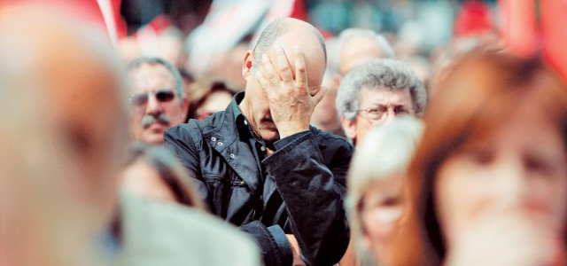 Κρίση: Πώς αντιμετωπίζουμε το άγχος για τα χρέη και την ανεργία;