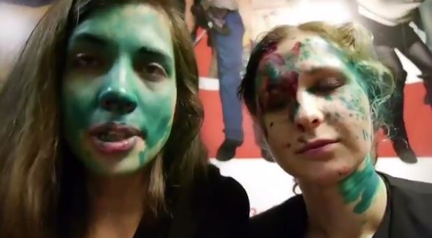 ΒΙΝΤΕΟ-Επιτέθηκαν σε δύο μέλη των Pussy Riot