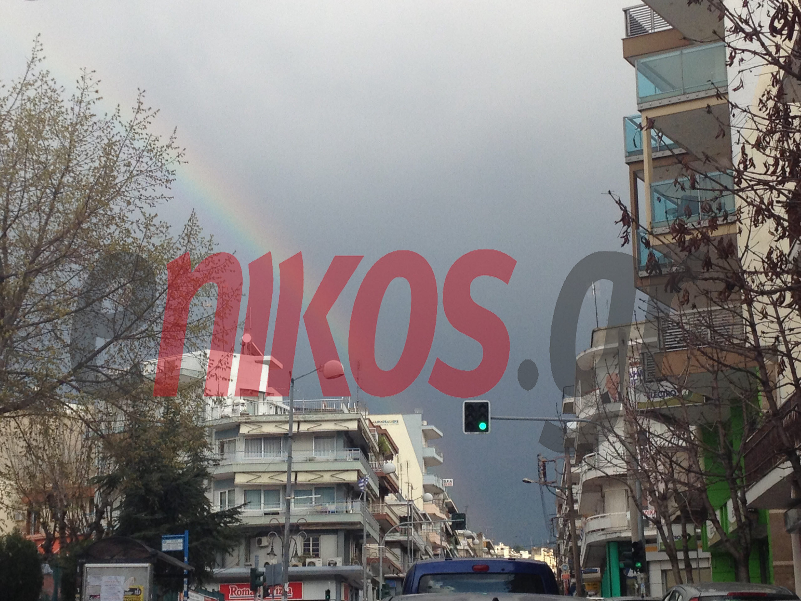 ΦΩΤΟ-Ουράνιο τόξο στη Θεσσαλονίκη