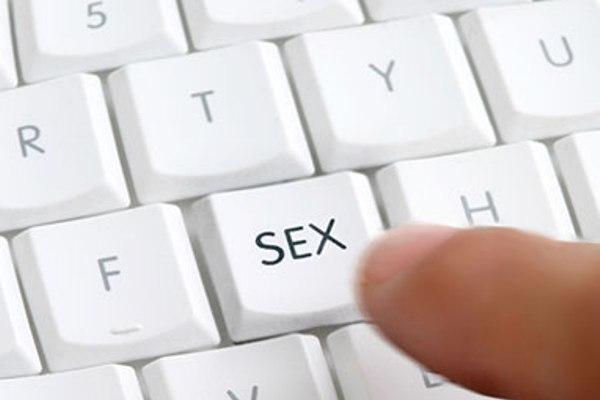 6 στους 10 ψάχνουν ταίρι στο διαδίκτυο