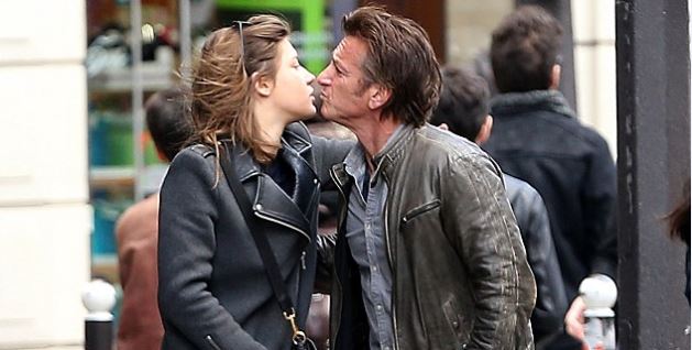 ΦΩΤΟ-Το φιλί του Sean Penn στην Αντέλ Εξαρχόπουλος