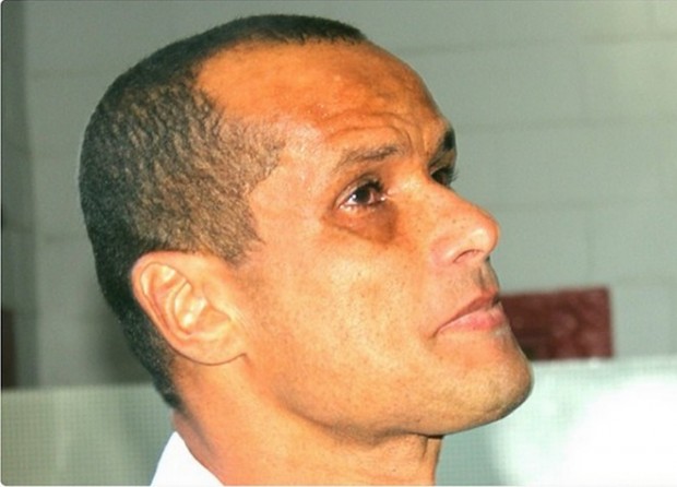 ΦΩΤΟ-Δακρυσμένος ο Ριβάλντο στον επίλογο της καριέρας του