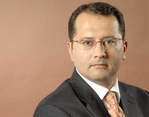 Ακόμη ένας “γαλάζιος” διαφωνεί για το γάλα