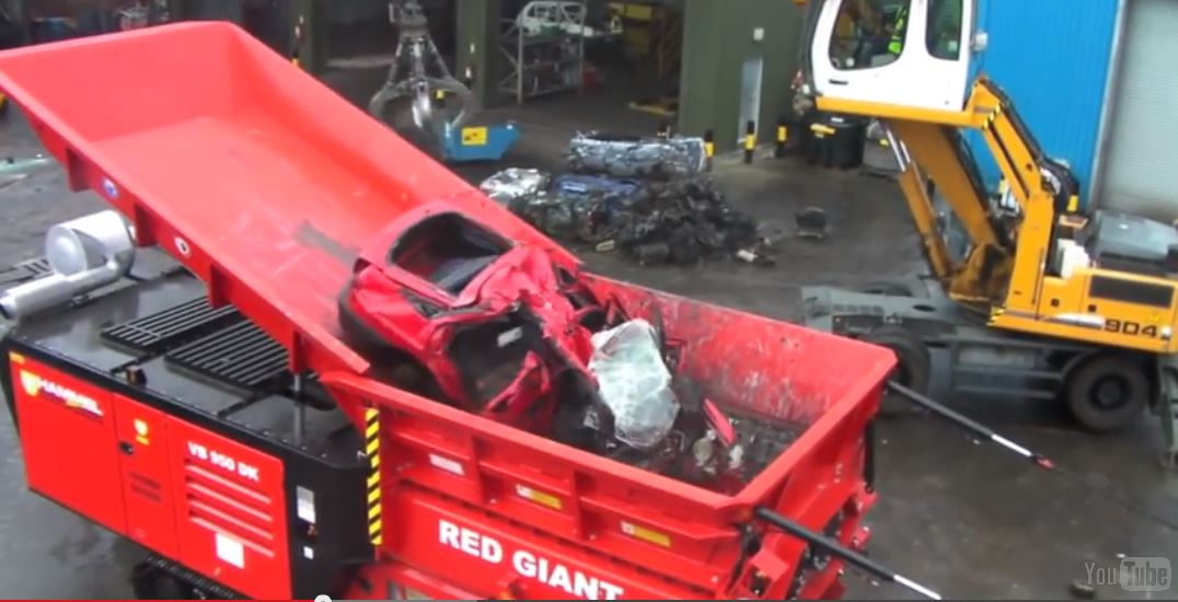 ΒΙΝΤΕΟ-Που πάνε τα αυτοκίνητα όταν… γεράσουν;