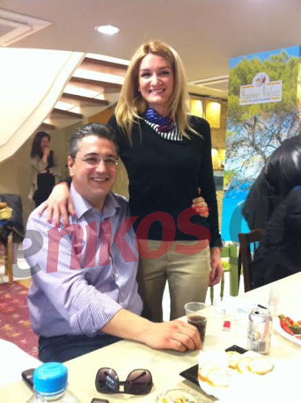 ΦΩΤΟ-Η επιχειρηματίας στο πλευρό του Τζιτζικώστα