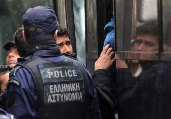 Συνελήφθη 17χρονος διακινητής μεταναστών