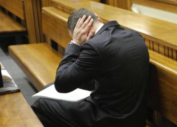 Κατέρρευσε ο Πιστόριους στο δικαστήριο