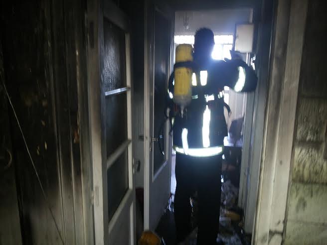 ΦΩΤΟ-Πυρκαγιά σε σπίτι ηλικιωμένης