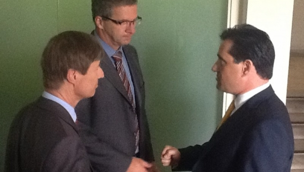 Διαφώνησαν Άδωνις και τρόικα