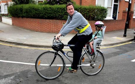 ΦΩΤΟ-Οι γκριμάτσες του Βρετανού Πρωθυπουργού