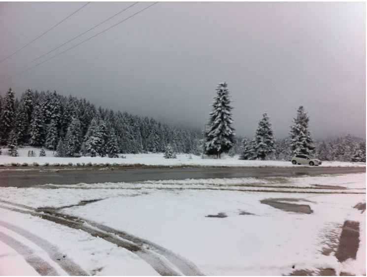 ΦΩΤΟ-Κούλουμα με…χιόνι