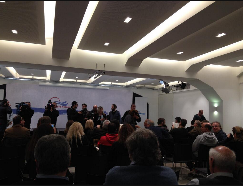 ΦΩΤΟ-“Το ποτάμι” λίγο πριν την παρουσίαση των 30 ονομάτων