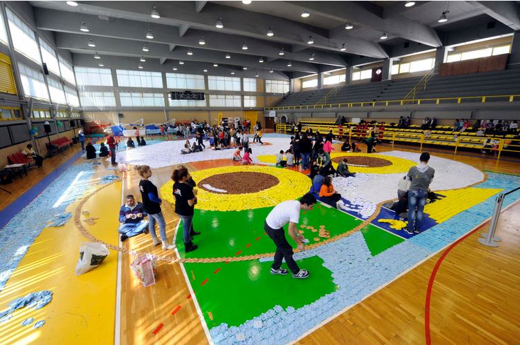 Χάρτινη κουκουβάγια για ρεκόρ Γκίνες