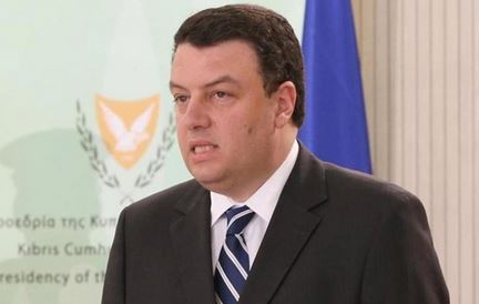 Κρίσιμη η κατάσταση της υγείας του Κύπριου υπουργού Άμυνας