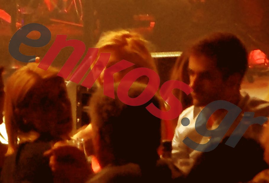 ΦΩΤΟ-Η έξοδος του Κώστα Μπακογιάννη με δημοσιογραφική παρέα