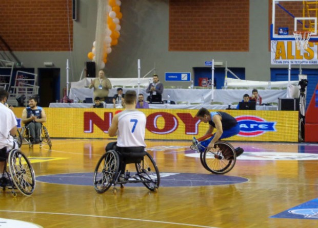 ΒΙΝΤΕΟ-Το ζεϊμπέκικο που μας συγκλόνισε