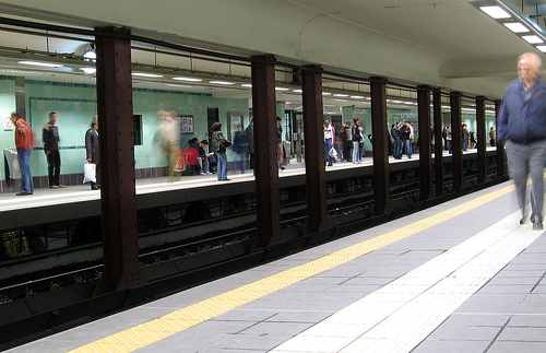 ΤΩΡΑ-ΦΩΤΟ-Συναγερμός στο σταθμό της Βικτώριας