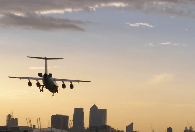 Συναγερμός στο Λονδίνο-Εκκενώθηκε αεροσκάφος