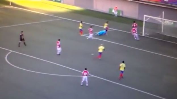 ΒΙΝΤΕΟ-Ντρίμπλαρε ολόκληρη… ομάδα και σκόραρε