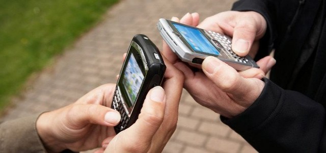 Πως και γιατί τα SMS απειλούν τη ζωή μας