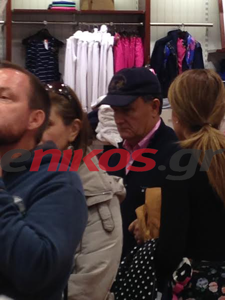 ΦΩΤΟ-Ο Παναγιωτόπουλος πήγε για ψώνια