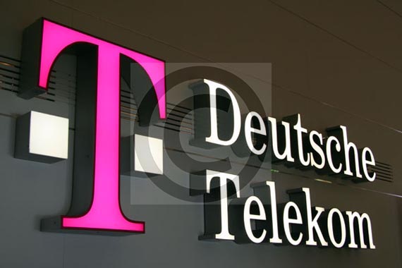 Η Deutsche Telecom θα απολύσει 4.900 άτομα