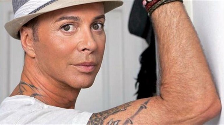 Κολεξιόν για… σκυλάκια από τον Λάκη Γαβαλά