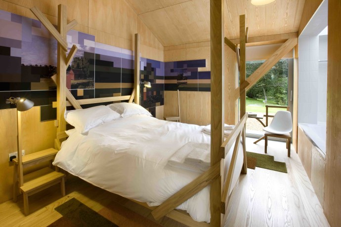 perierga.gr - Πρωτότυπο ξενοδοχείο... αιωρείται στο κενό!