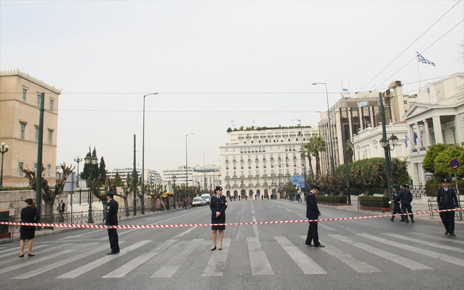Παρέλαση υπό δρακόντεια μέτρα – 3.000 αστυνομικοί