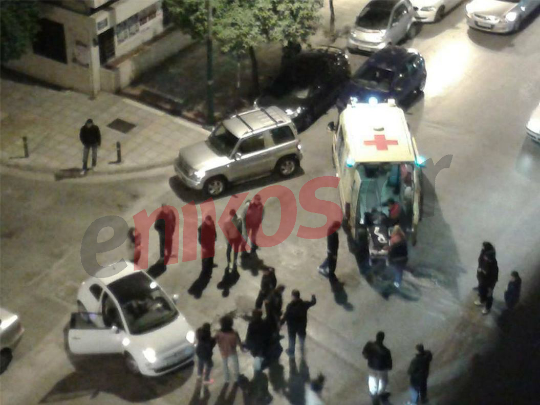 ΦΩΤΟ-Τροχαίο με τραυματία στην Καλλιθέα