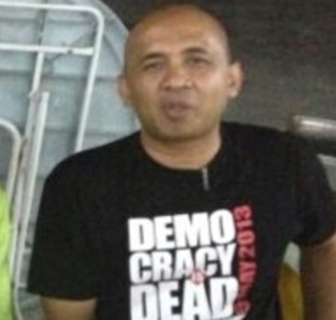 ΦΩΤΟ-Το μήνυμα στη μπλούζα του κυβερνήτη του Boeing