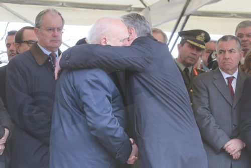 ΦΩΤΟ-Η αγκαλιά του Γκάουκ στον Παπούλια