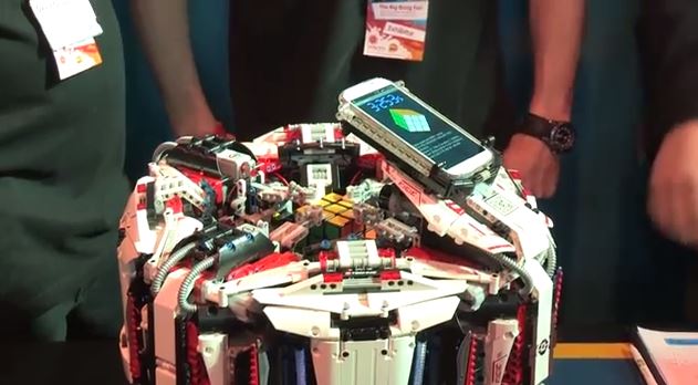 ΒΙΝΤΕΟ-Ρεκόρ επίλυσης κύβου Ρούμπικ