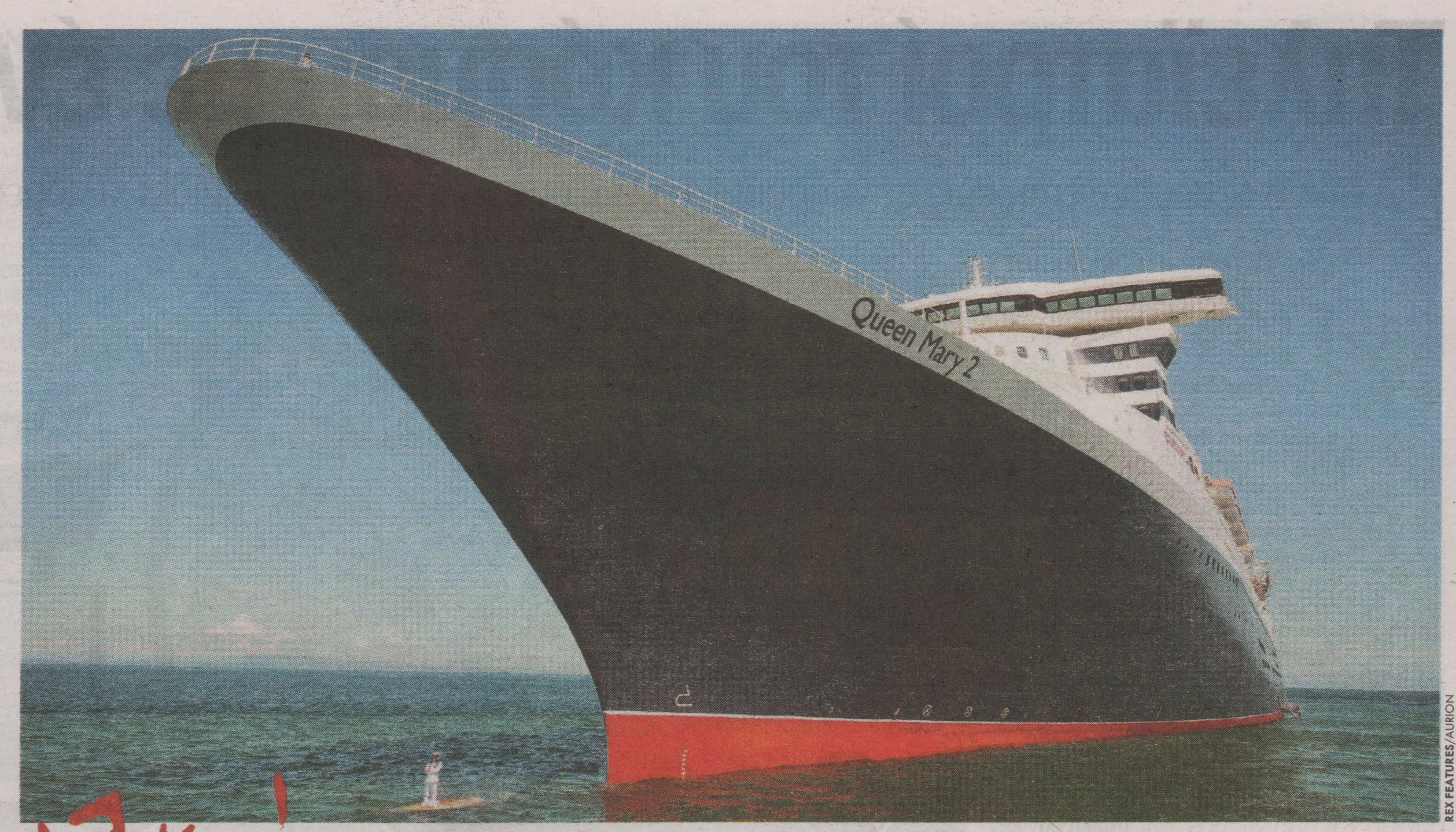 Ο καπετάνιος μπροστά στην πλώρη της βασίλισσας