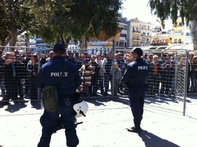 ΒΙΝΤΕΟ-Αποδοκιμασίες στην παρέλαση στο Ηράκλειο