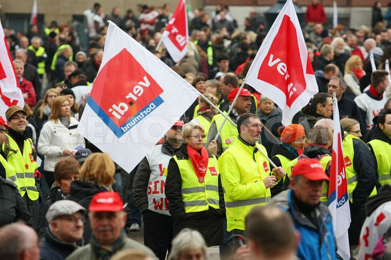 Οι Γερμανοί δημόσιοι υπάλληλοι θέλουν αύξηση