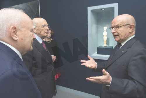 ΦΩΤΟ-Παπούλιας-Ναπολιτάνο εγκαινίασαν ελληνοιταλική έκθεση