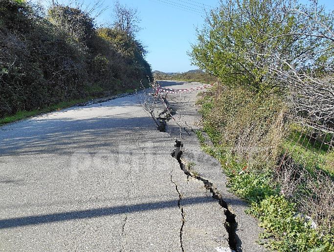 ΦΩΤΟ-«Κάθισαν» οι δρόμοι της Πηνείας